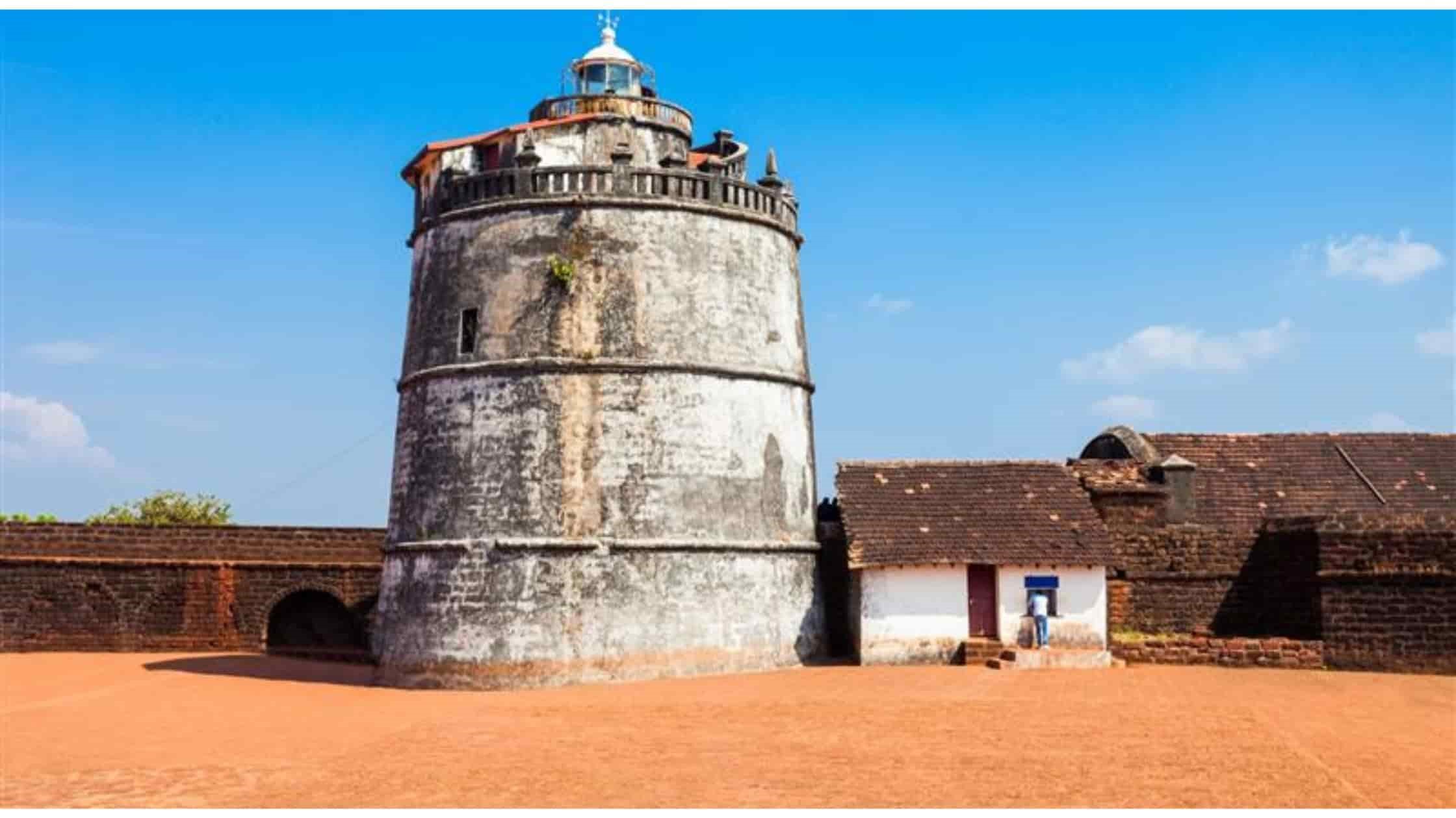 places to visit near aguada fort
